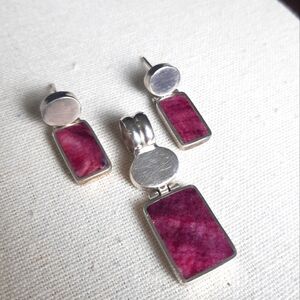 950 Silver Pendant & Earrings Set with Purple Oyster